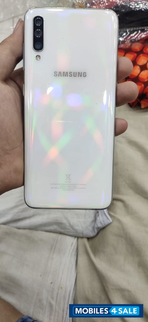 Samsung  Galaxy A70