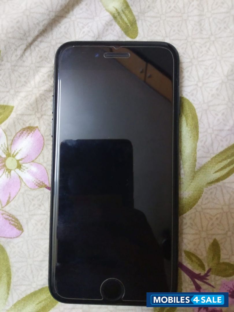 Jet Black Apple  iphone 7 128 GB  Black