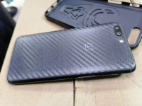 OnePlus  One plus 5 ( 8gb /128 )