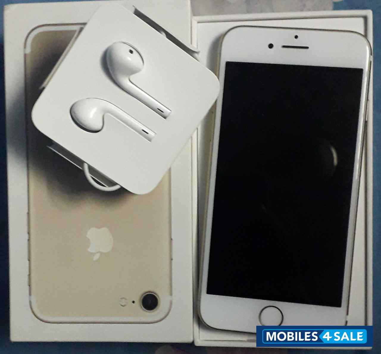 Gold Apple  Iphone 7