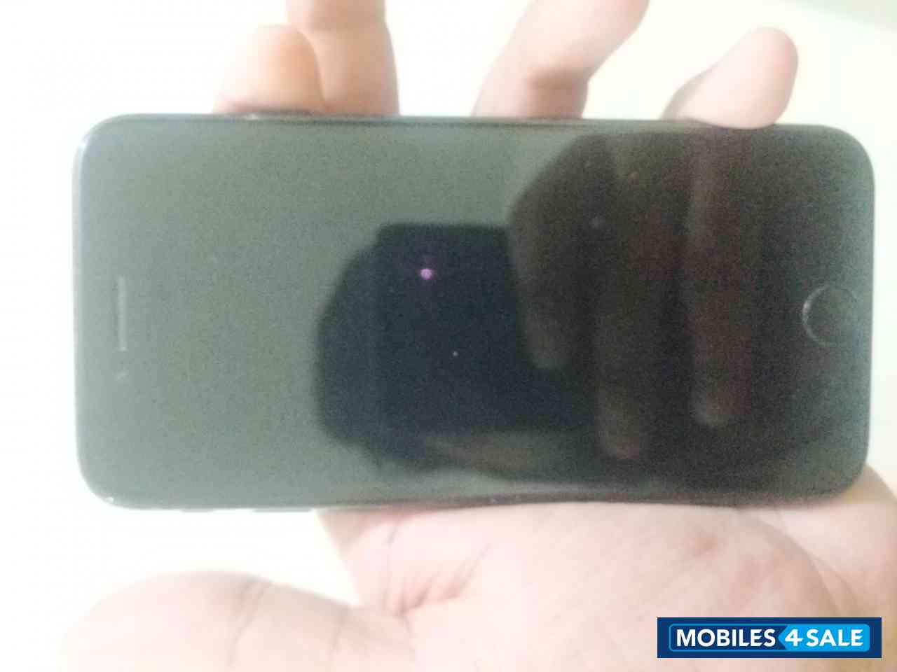 Jet Black Apple  iPhone 7 128GB Jet Black