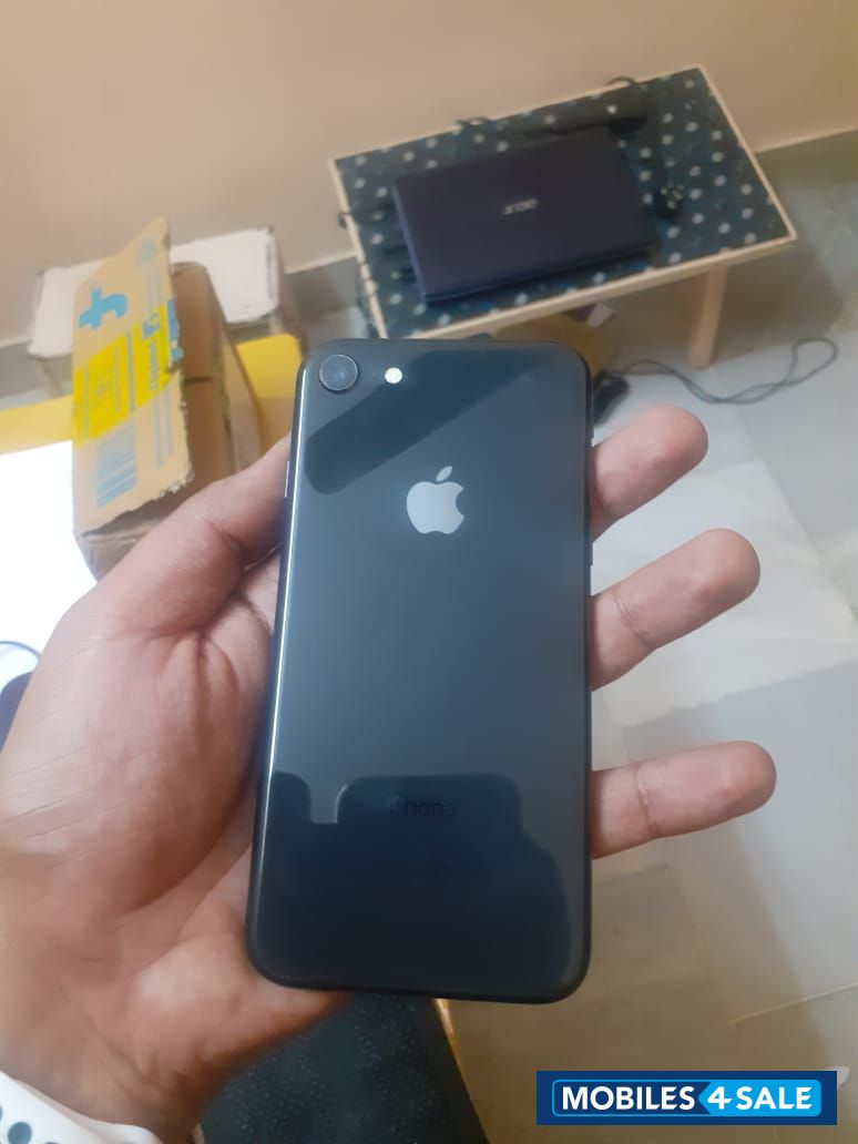 Black Apple  Iphone 8