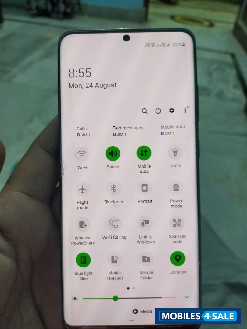 Black Samsung  Samsung s20 ultra