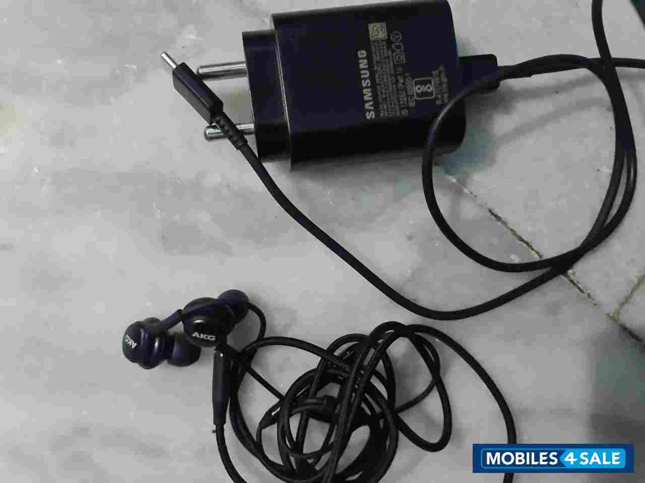 Black Samsung  Samsung s20 ultra