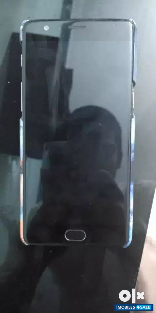 OnePlus 3T 128 GB 6 GB OnePlus 3T 128 GB 6 GB