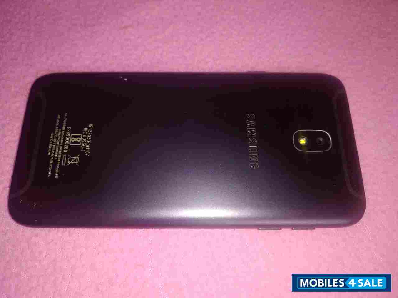 Samsung  Samsung galaxy j7 pro 64gb
