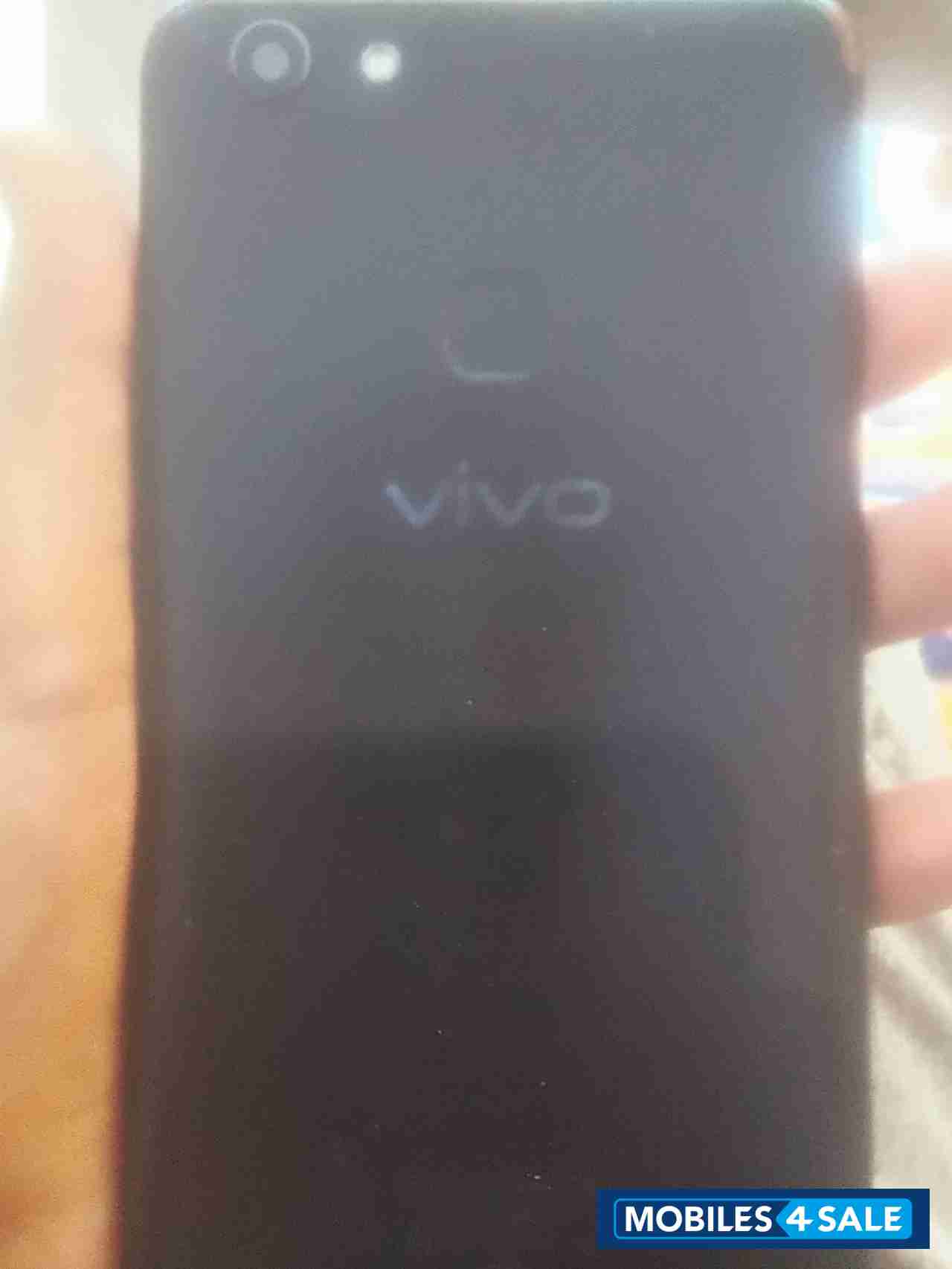 Vivo V7v7+