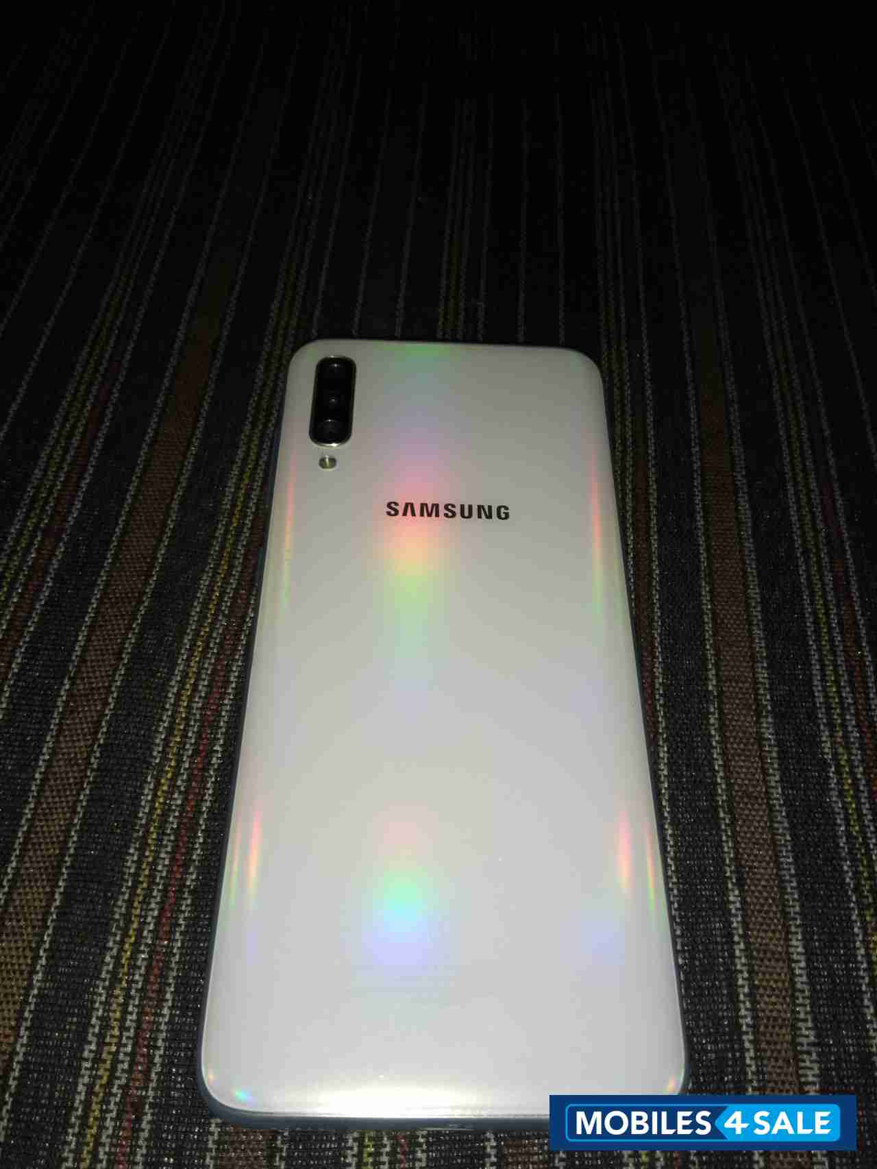 Samsung  A70