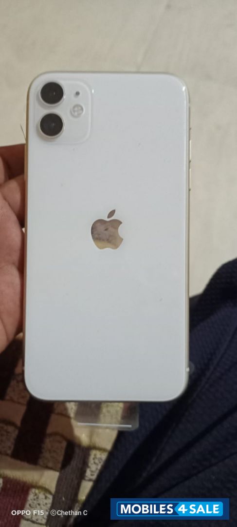 Apple  iPhone 11