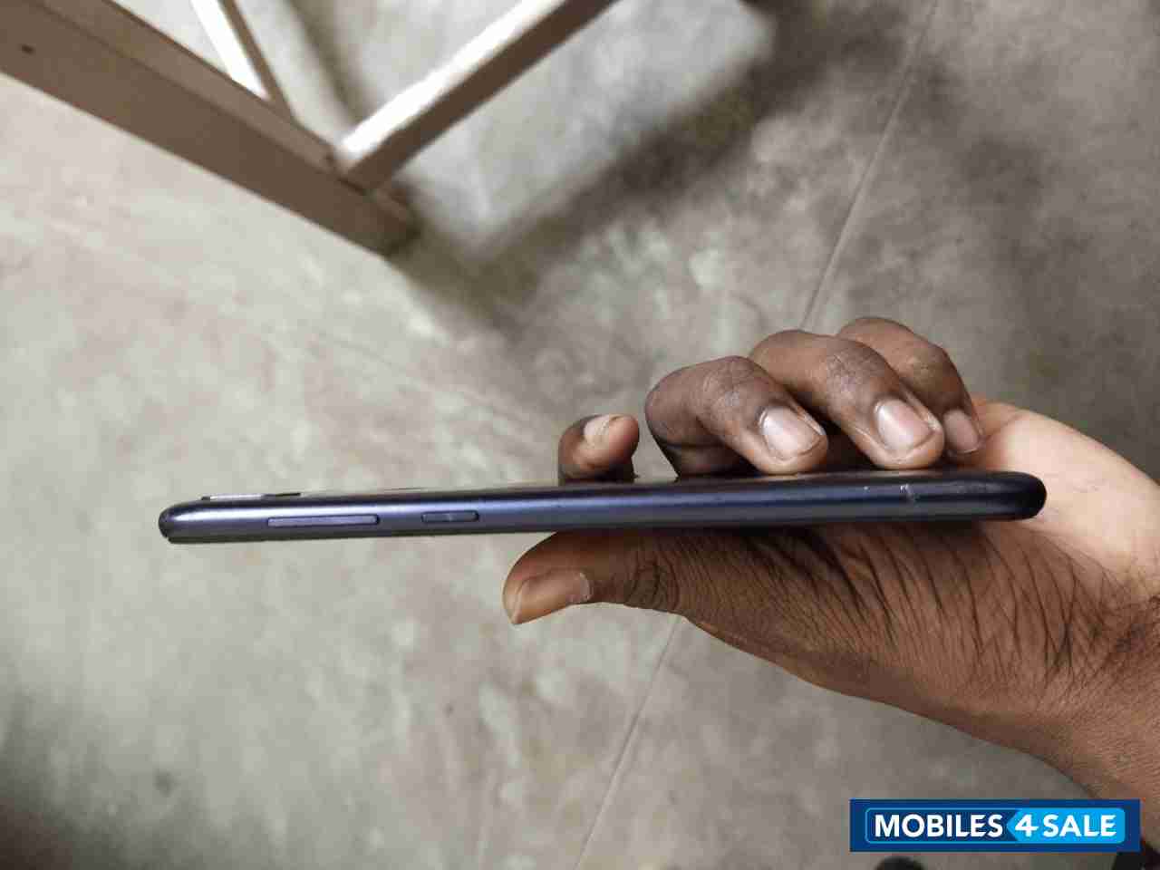 Asus  Zenfone max m2