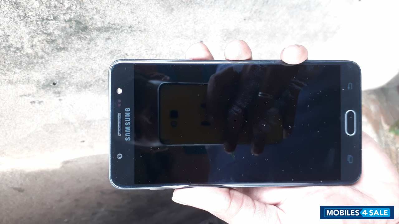 Samsung galaxy j7 max