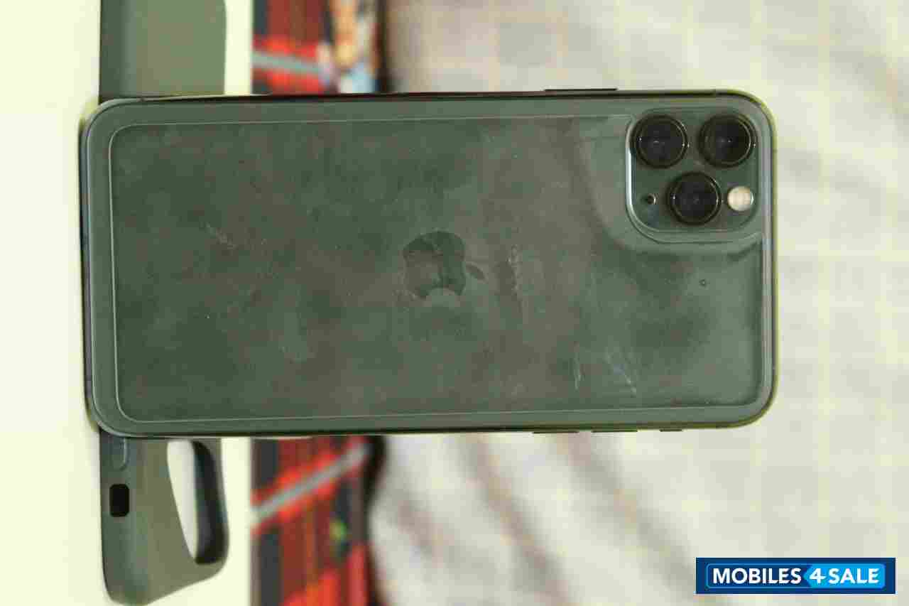 Midnight Green Apple  11 pro max 256 GB