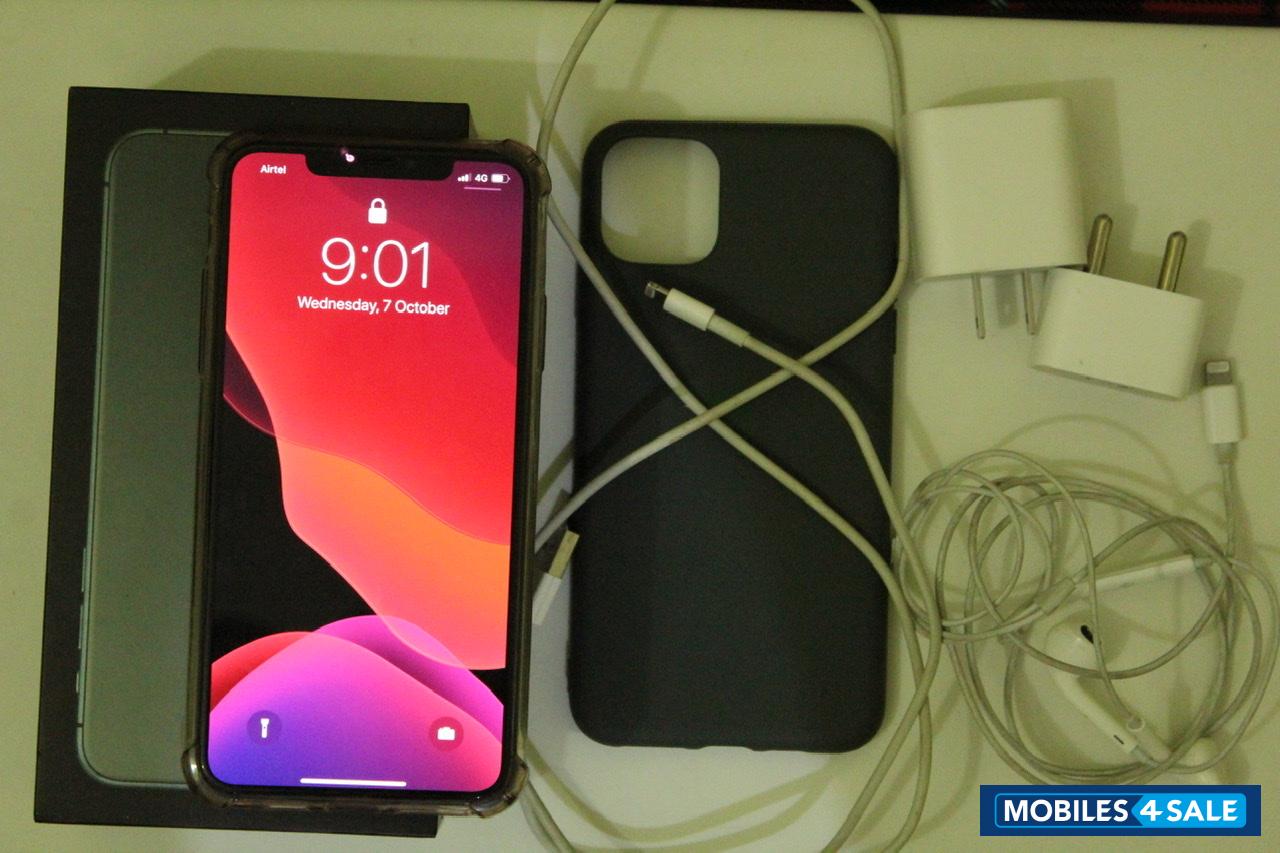 Midnight Green Apple 11 pro max 256 GB