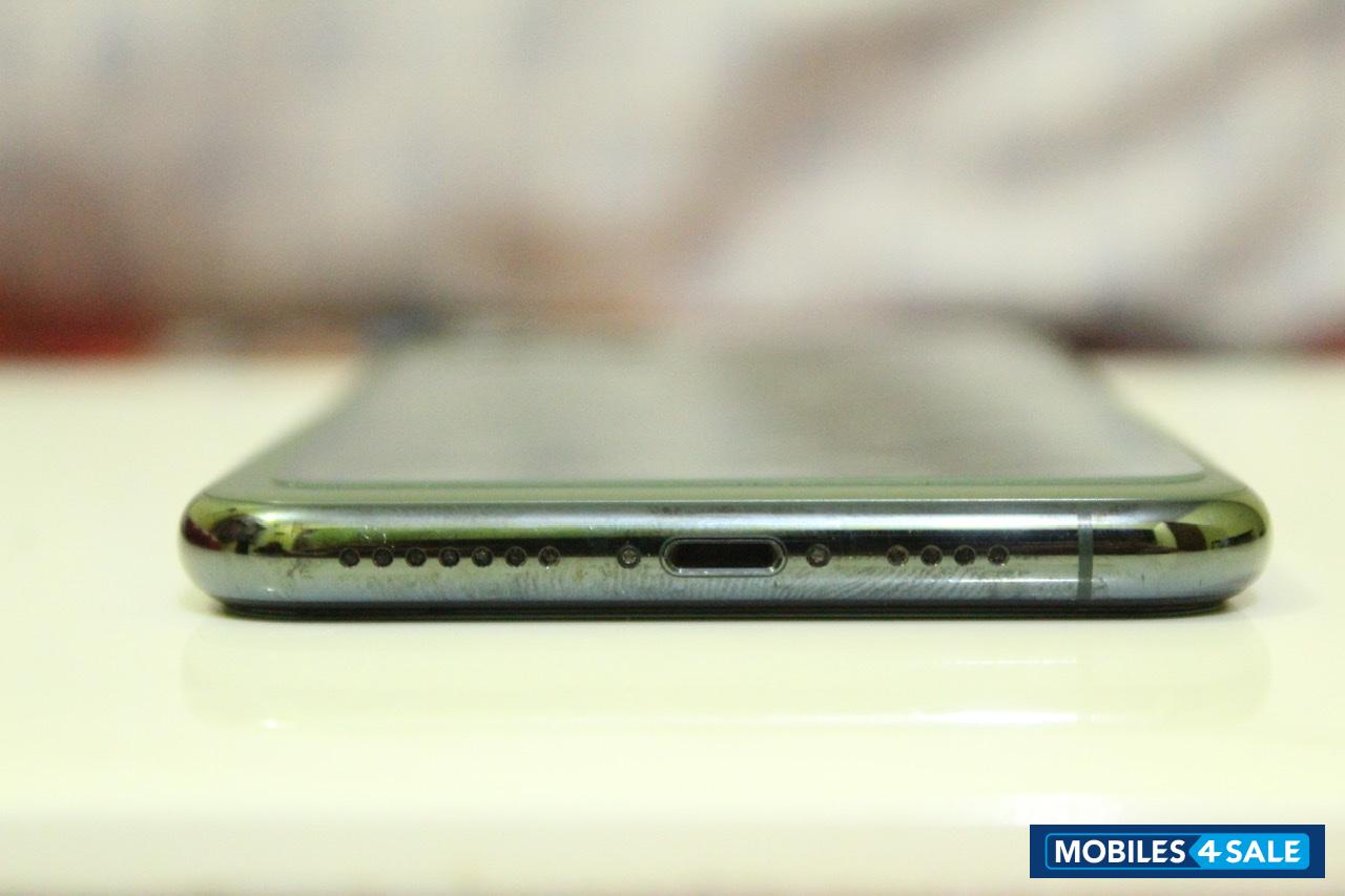 Midnight Green Apple 11 pro max 256 GB