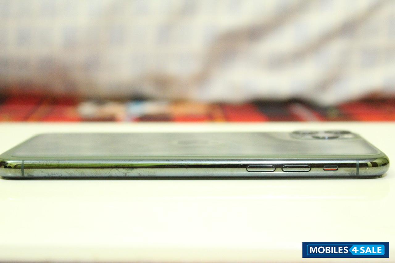 Midnight Green Apple 11 pro max 256 GB