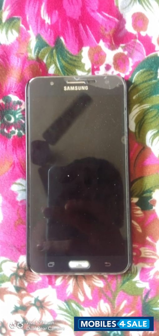 Samsung  Galaxy J7 nxt