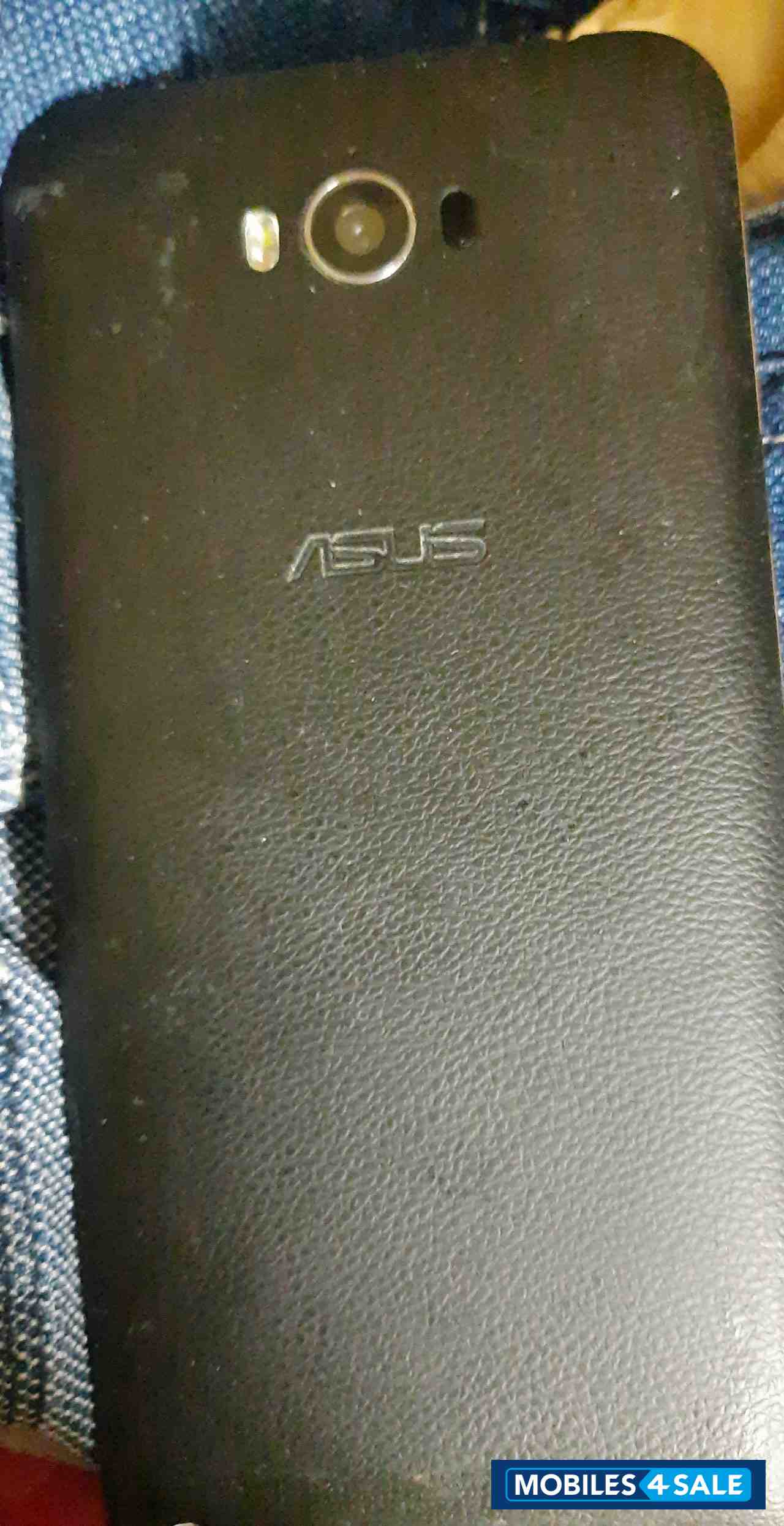 Black Asus Zenfone Max