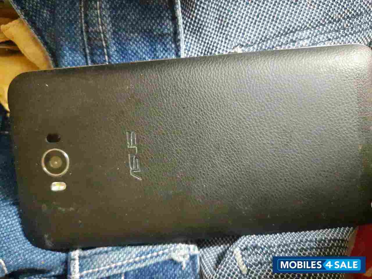 Black Asus Zenfone Max