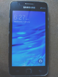 Black Samsung  Tizen Z1