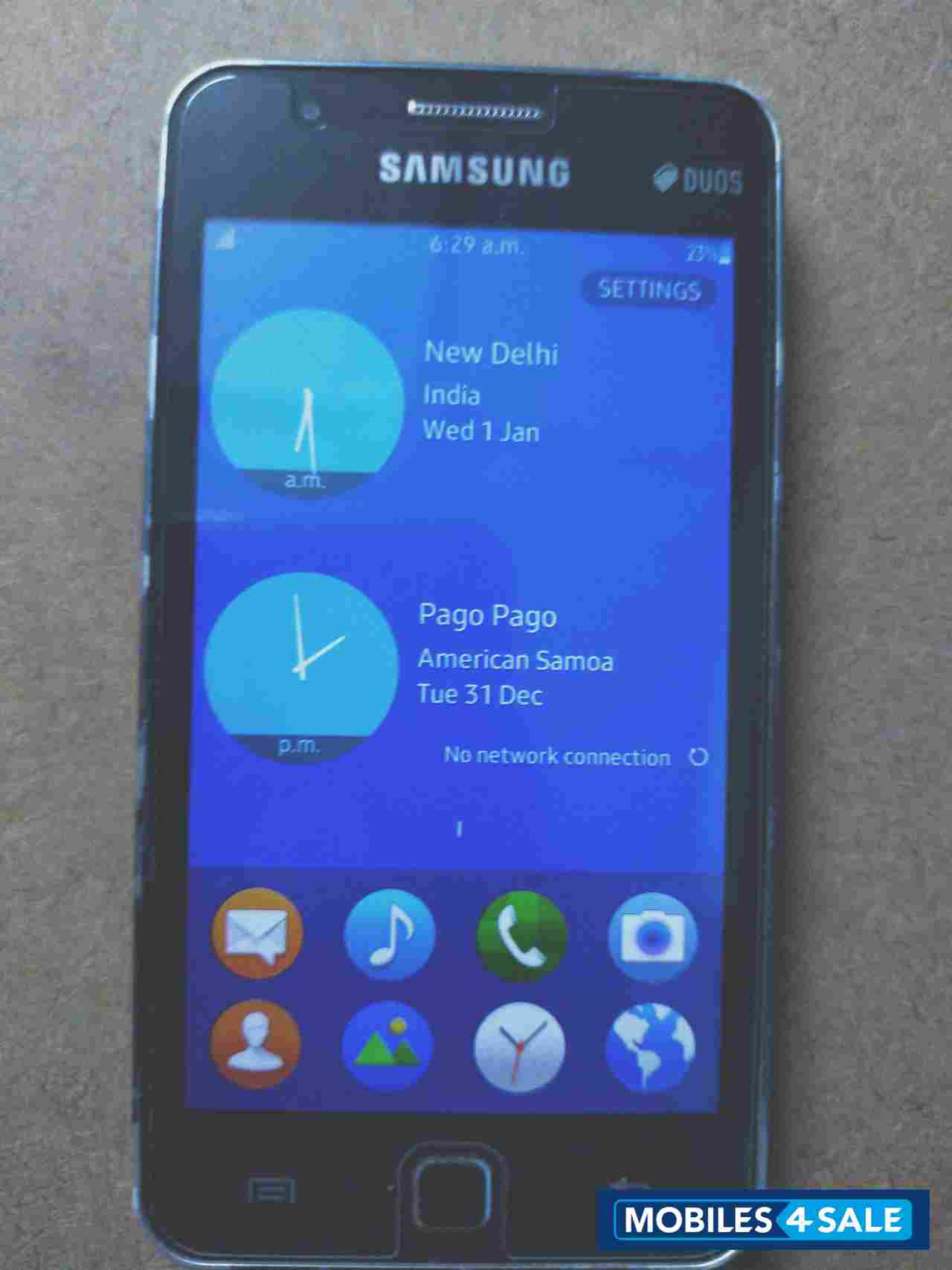 Black Samsung  Tizen Z1