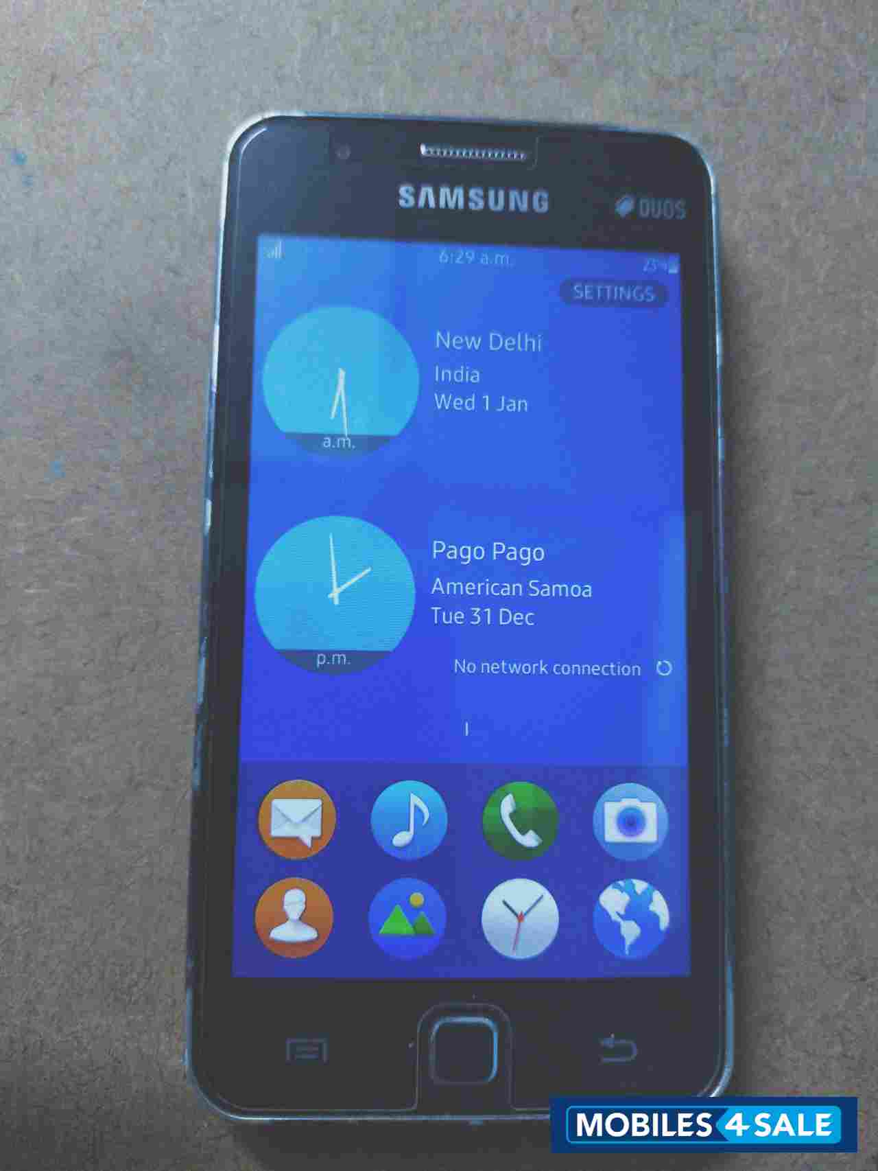 Black Samsung  Tizen Z1