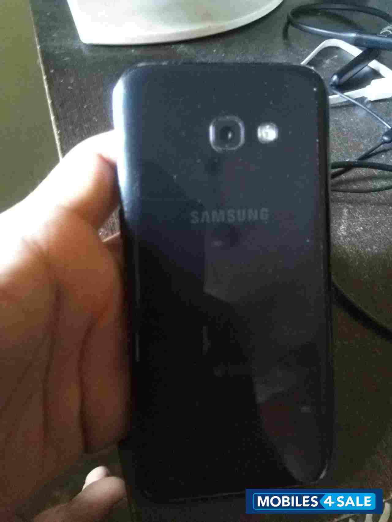 Black Samsung  Galaxy a52017