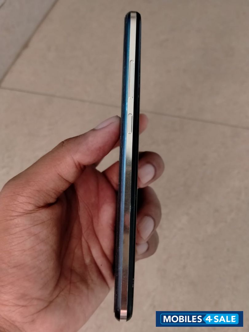 Sapphire Blue Nokia  8.1