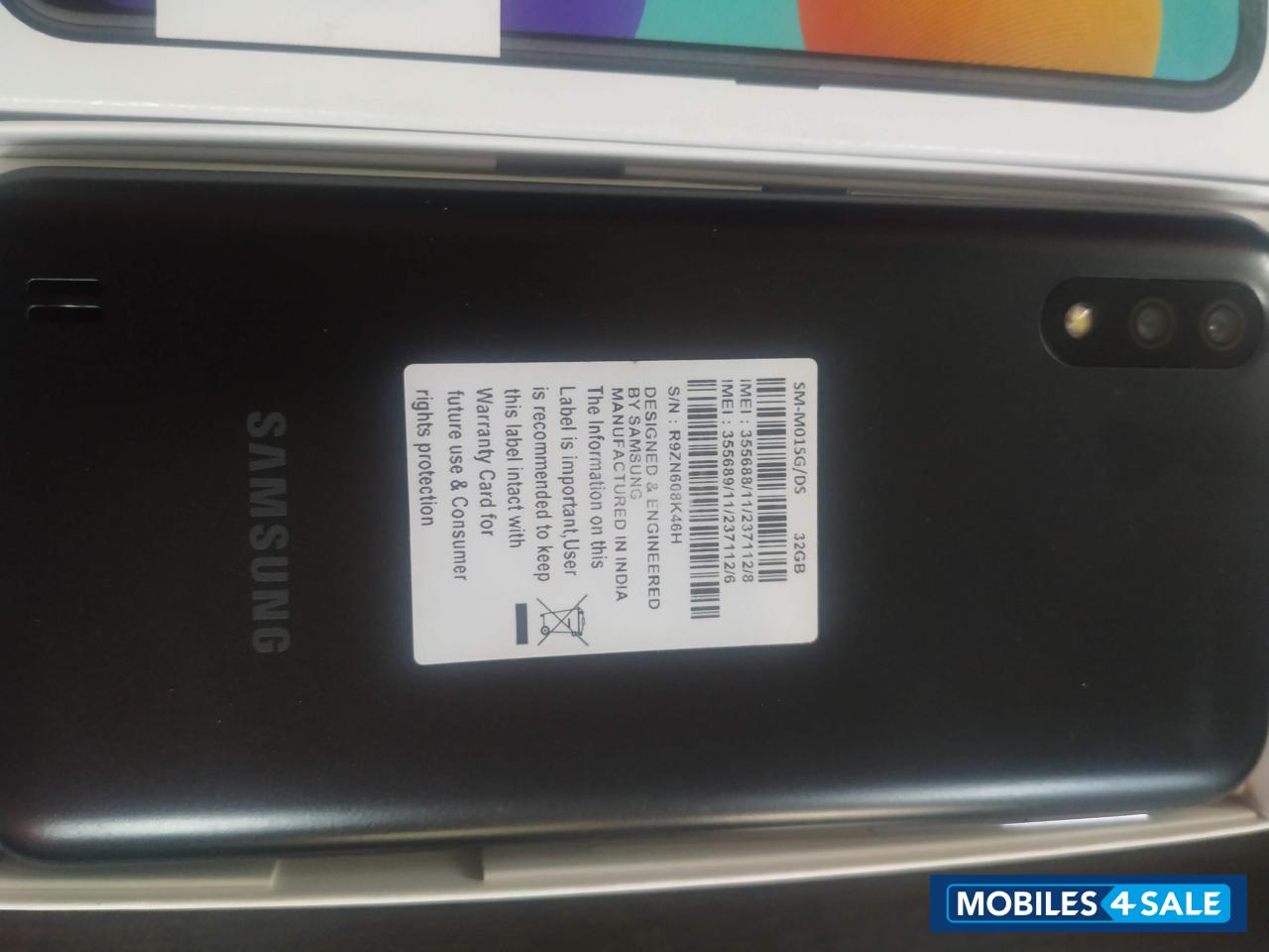 Black Samsung M-series Galaxy M01