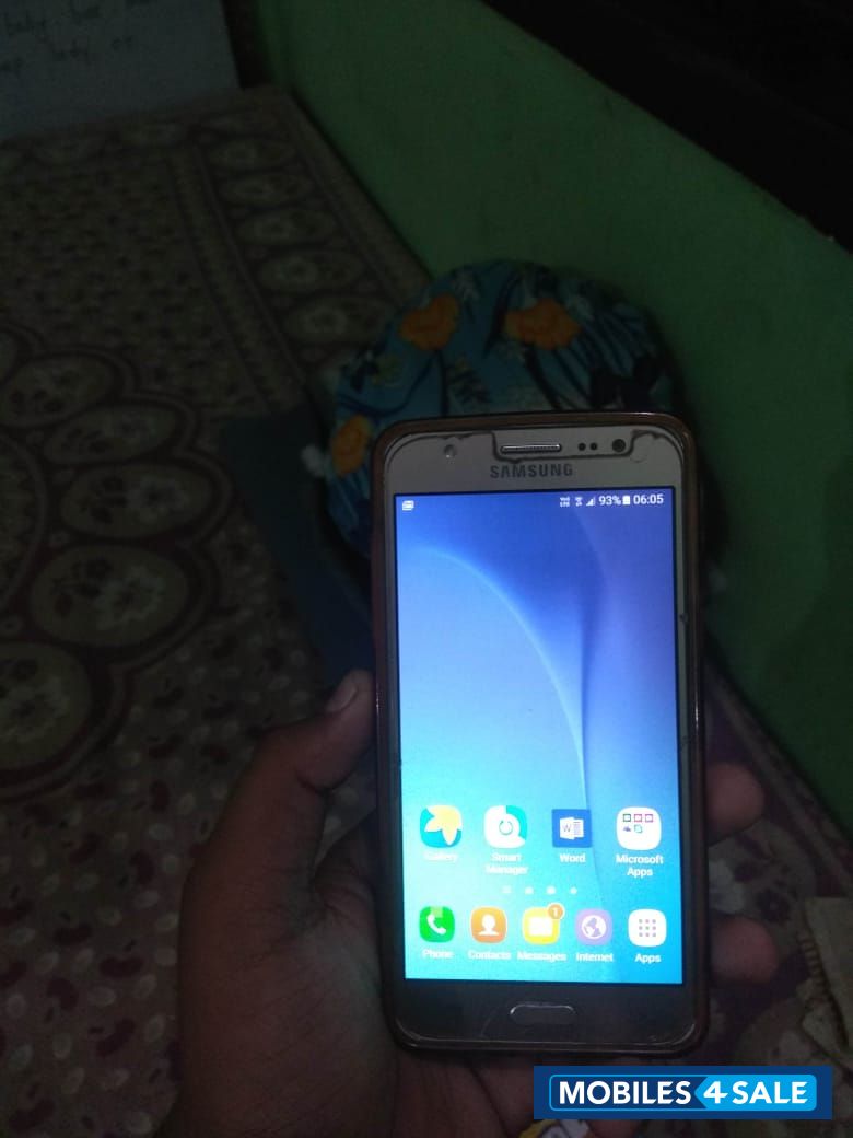 Samsung  Galaxy J5