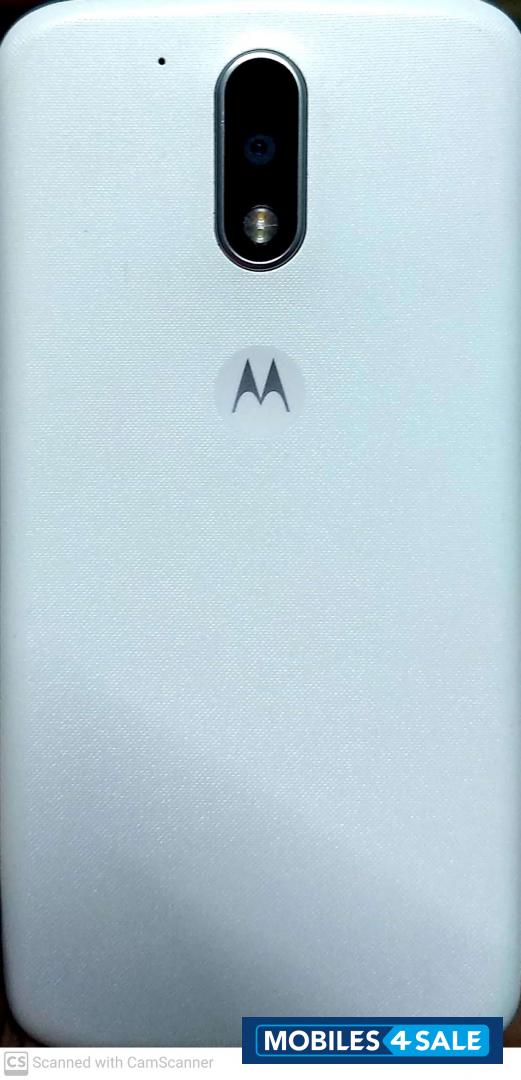 White Motorola Moto G4