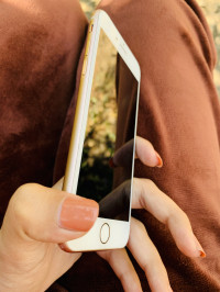 Rose Gold Apple iPhone 8