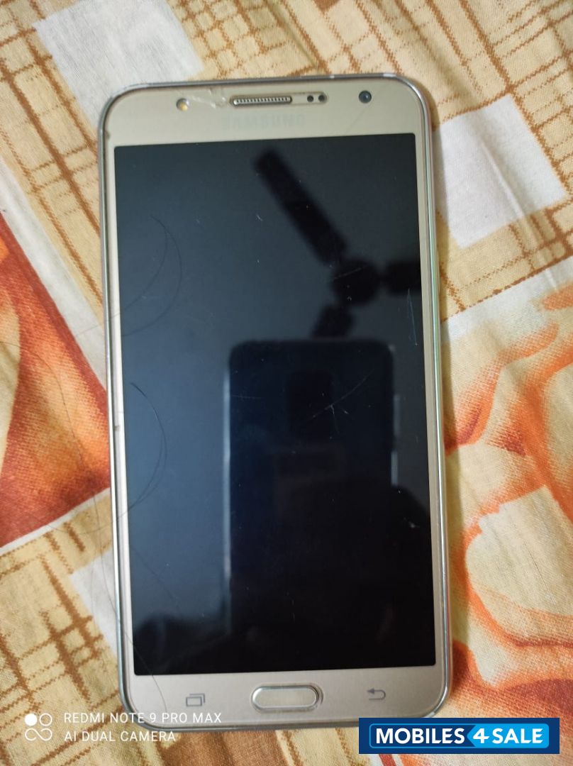 Samsung  Galaxy j7