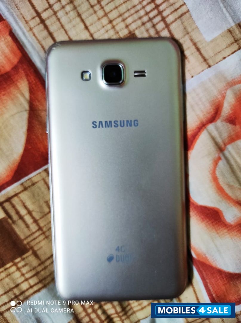 Samsung  Galaxy j7