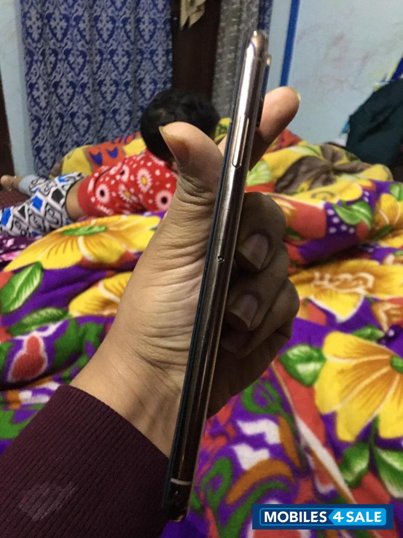 Apple  XS MAX 256 gold