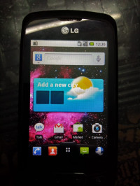 LG  P500