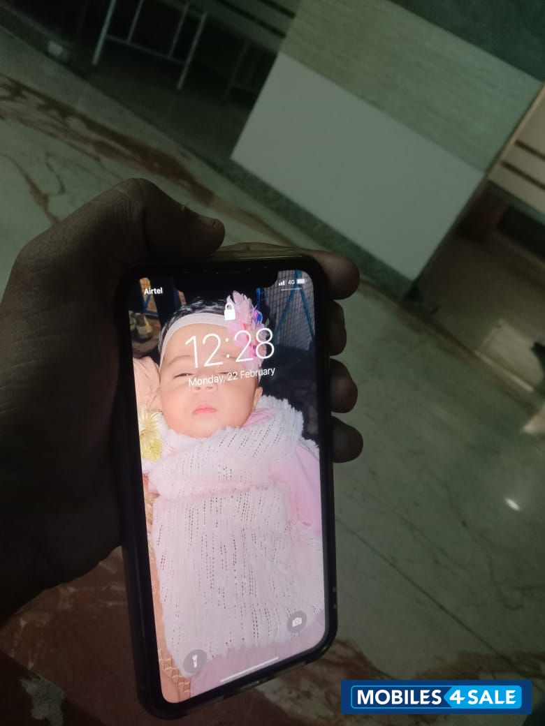 Apple  iPhone 11 4 64