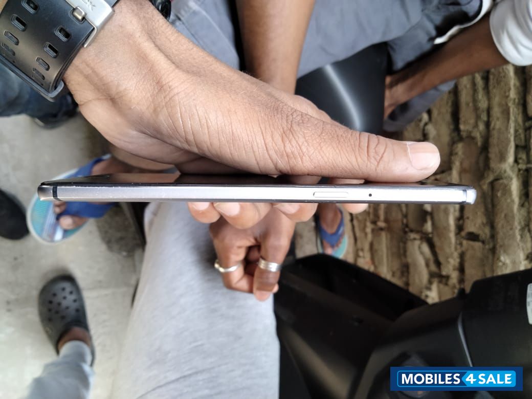 Gunmetal Grey OnePlus  OnePlus 3