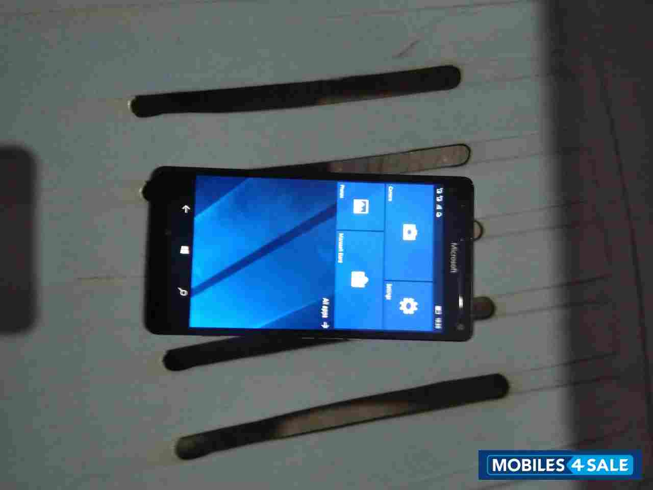 White & Black Microsoft  Lumia 950 XL