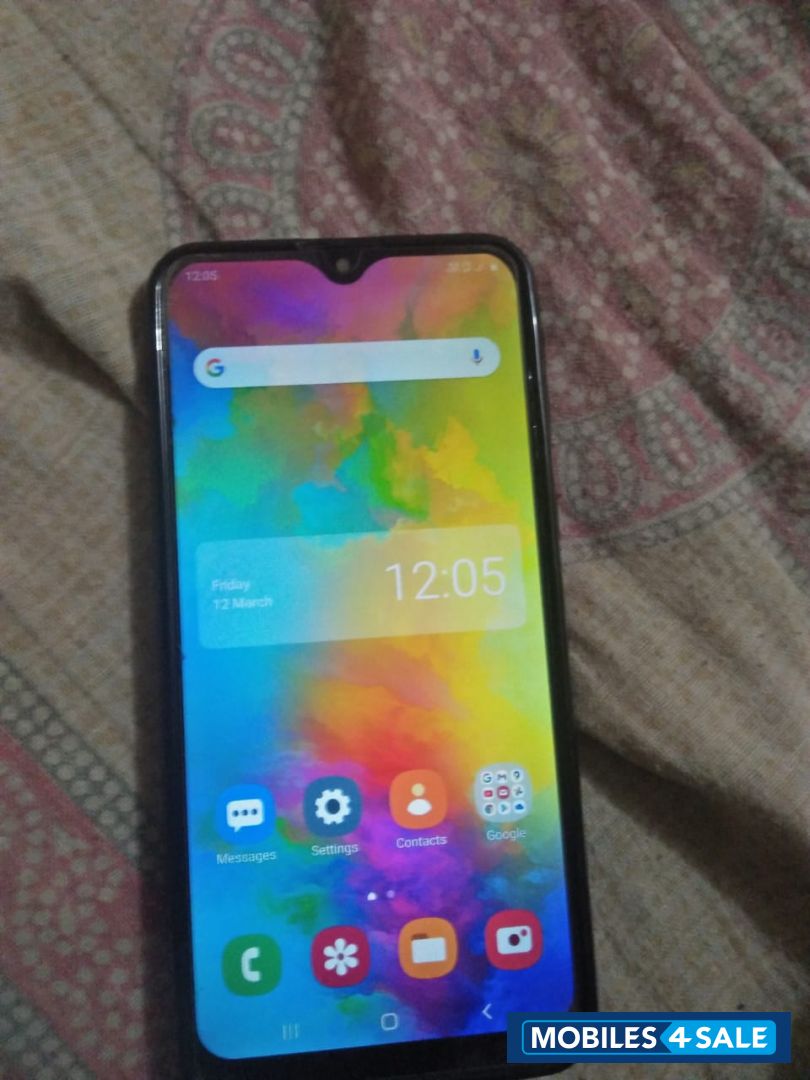 Samsung  M20
