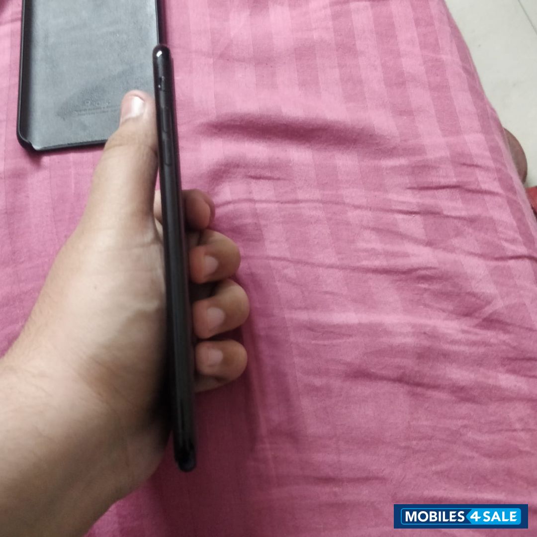 Apple  iPhone 7 Plus 32GB.