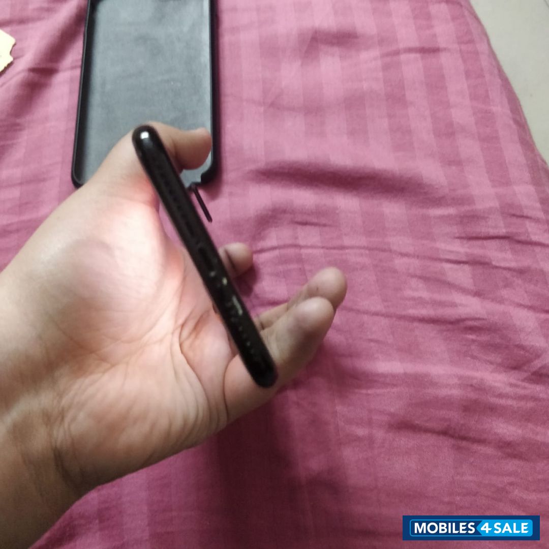 Apple  iPhone 7 Plus 32GB.