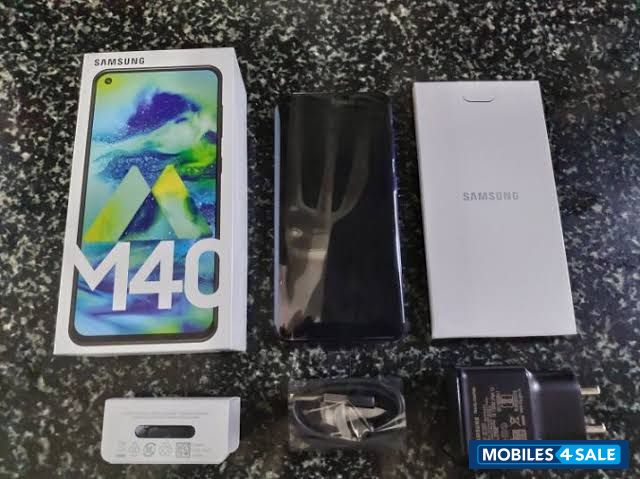 Samsung  M40