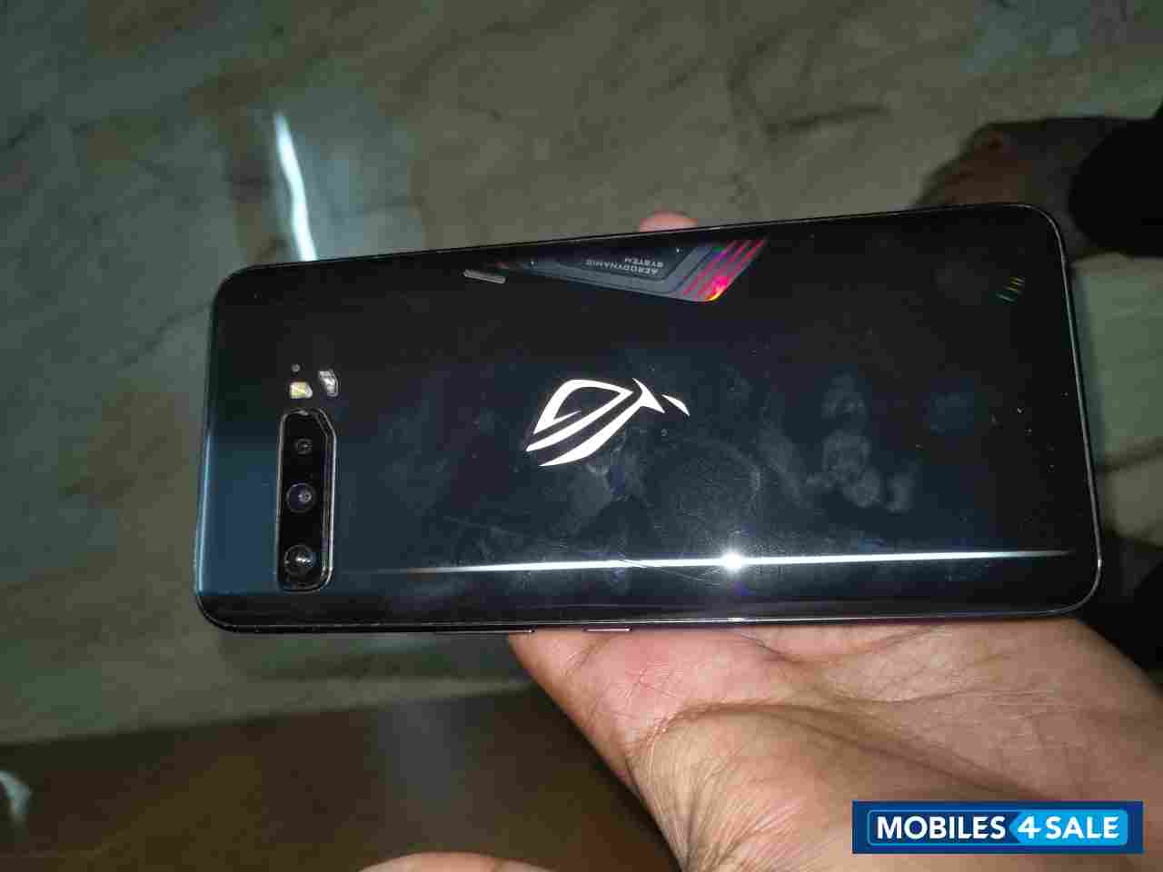 Asus ROG phone 3 Asus ROG phone 3