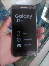 Samsung Galaxy J7