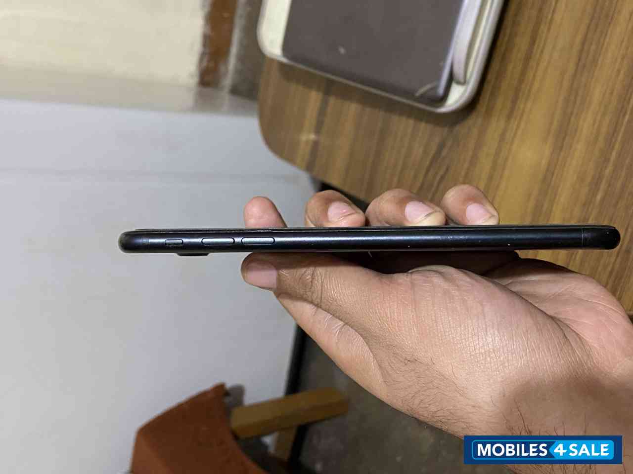 Apple  7 plus 128 gb