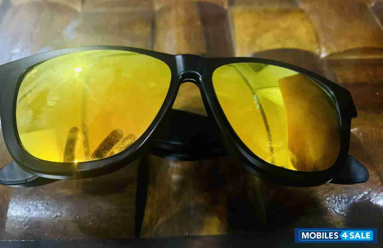 Smart sunglasses with Bluetooth