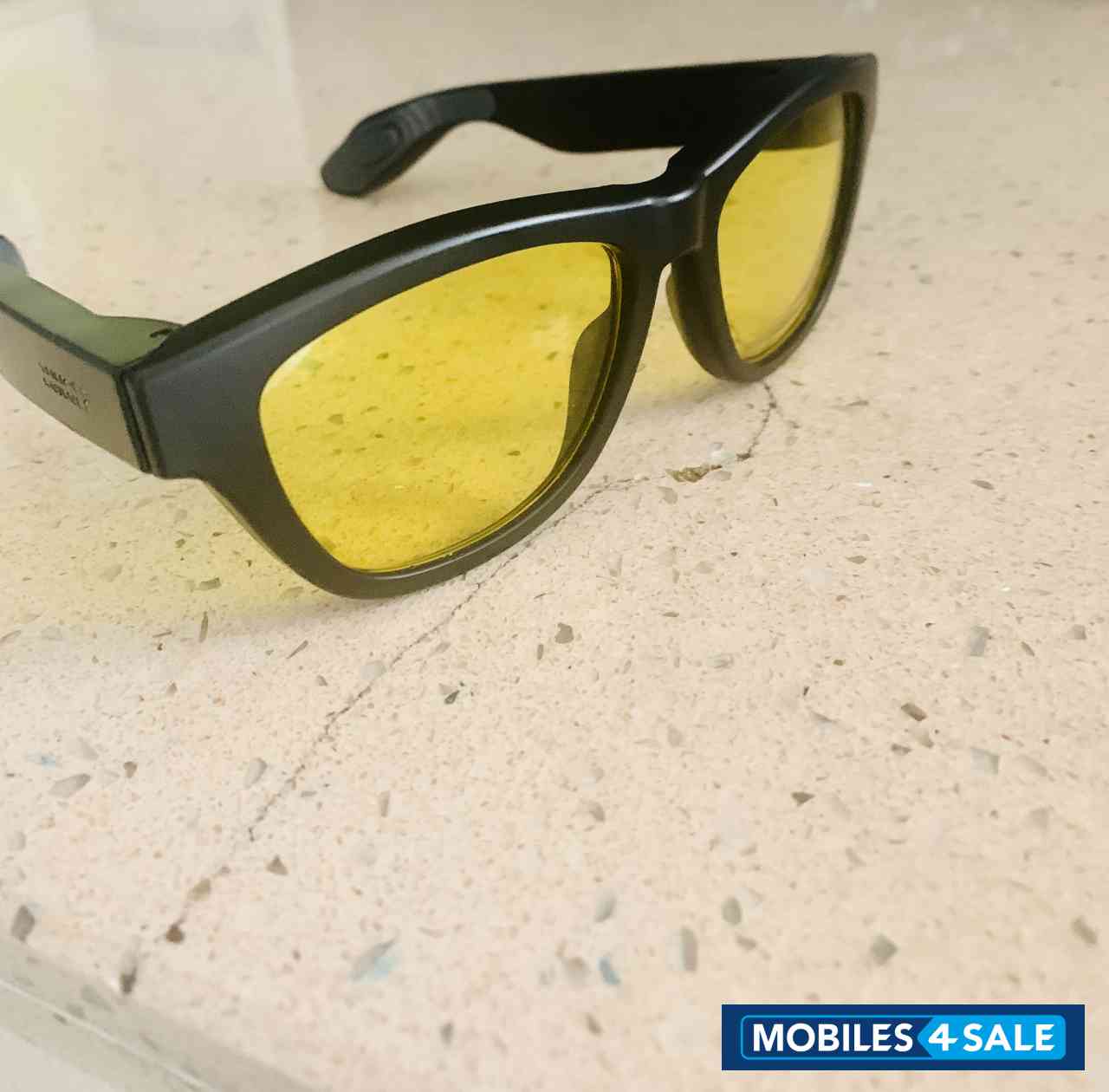 Smart sunglasses with Bluetooth