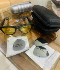 Smart sunglasses with Bluetooth