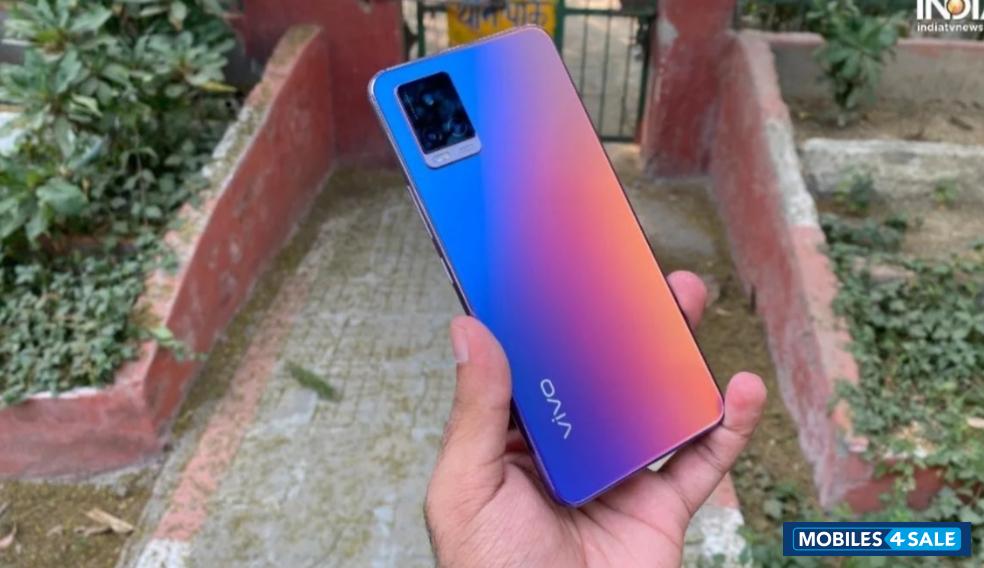 Vivo  V20