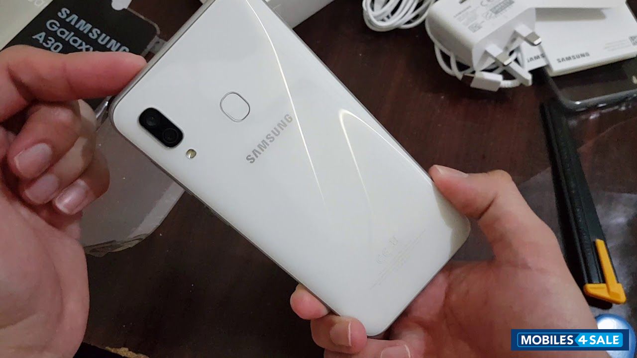Samsung  Galaxy A30